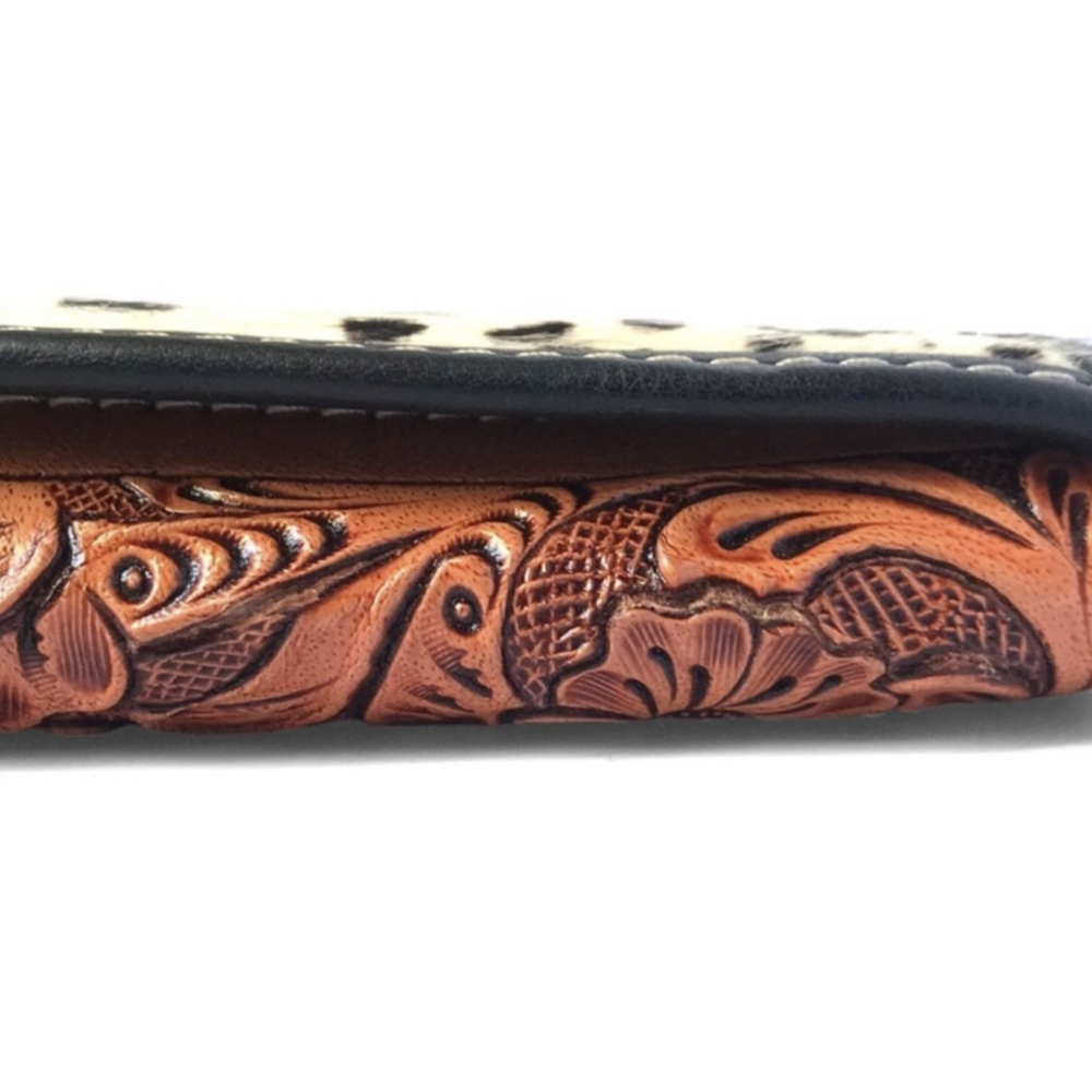 LAST ONE!! Gorgeous Handmade/Hand Carved Genuine Leather Western Style Wallet - Picture 8 of 10